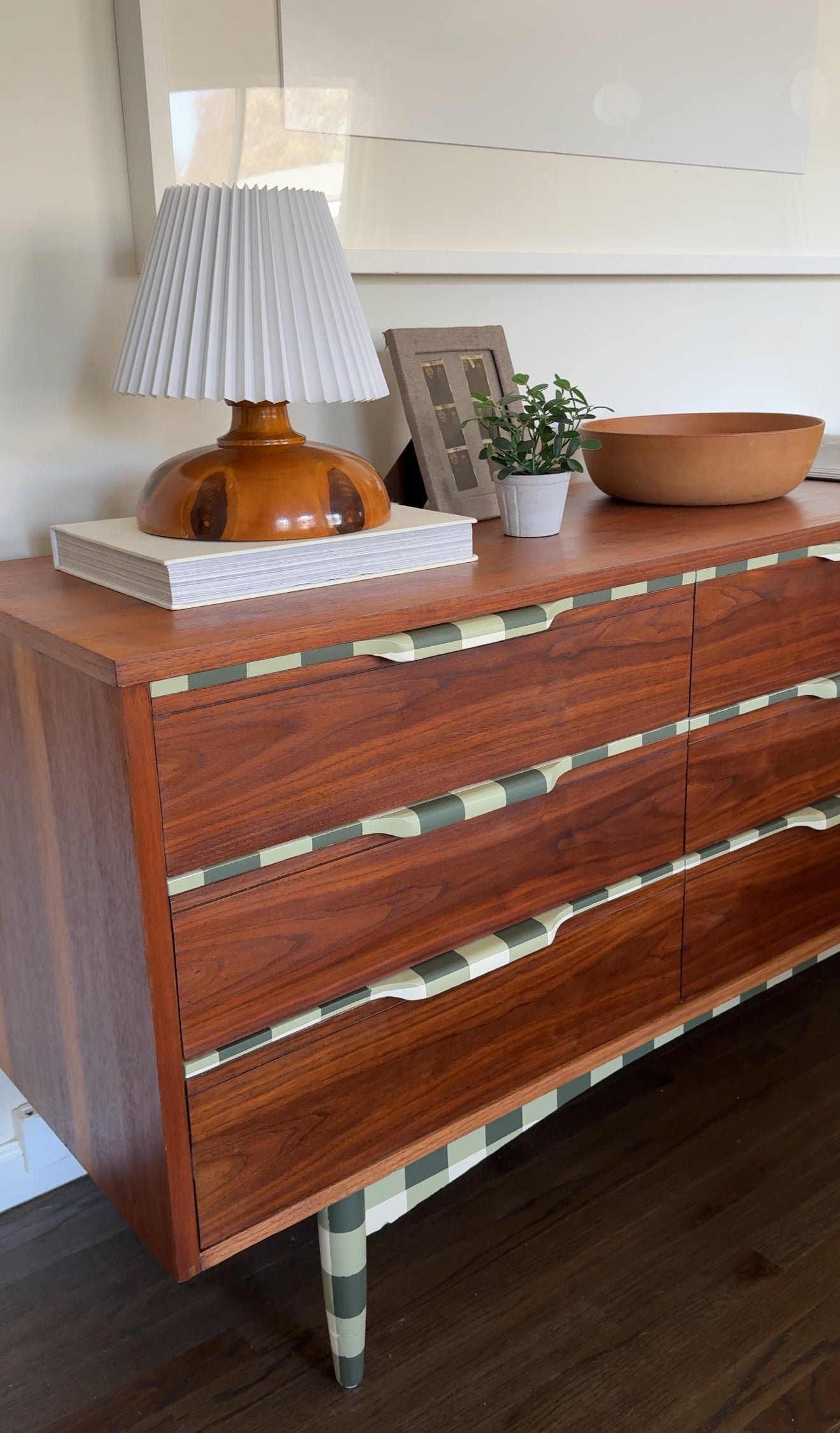 The Monday Dresser