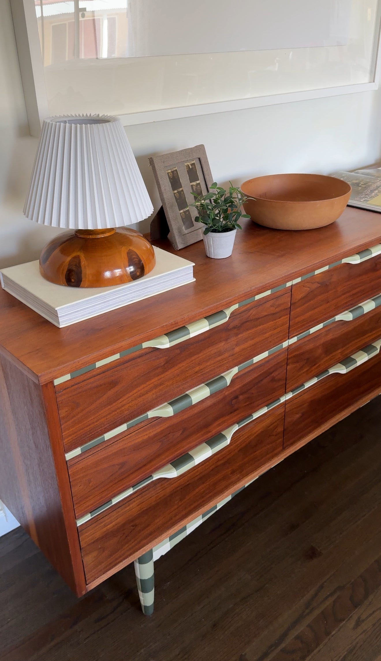 The Monday Dresser