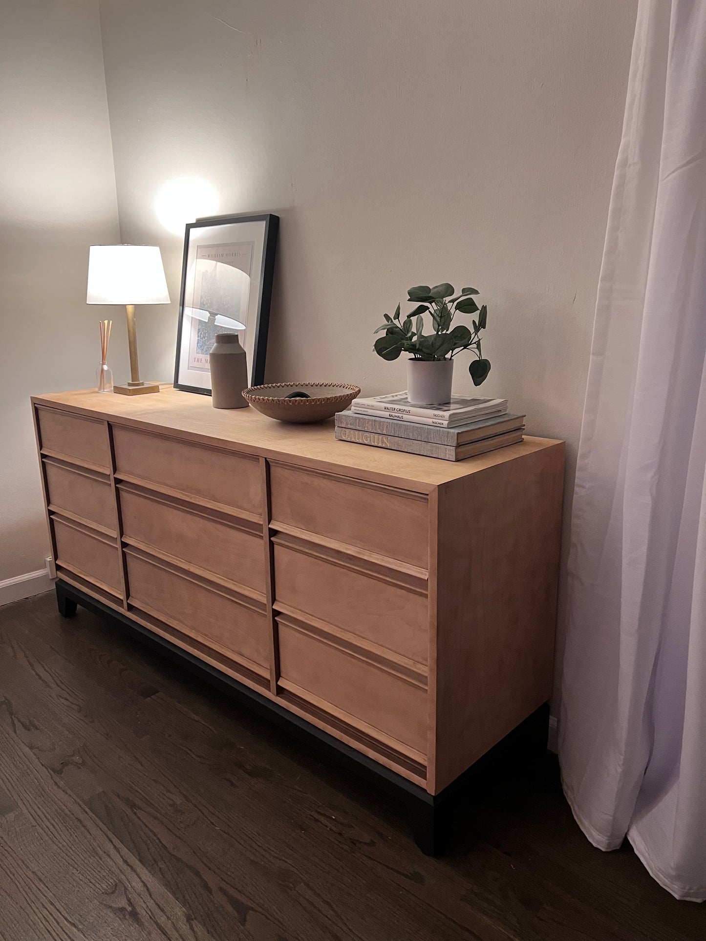 dresser