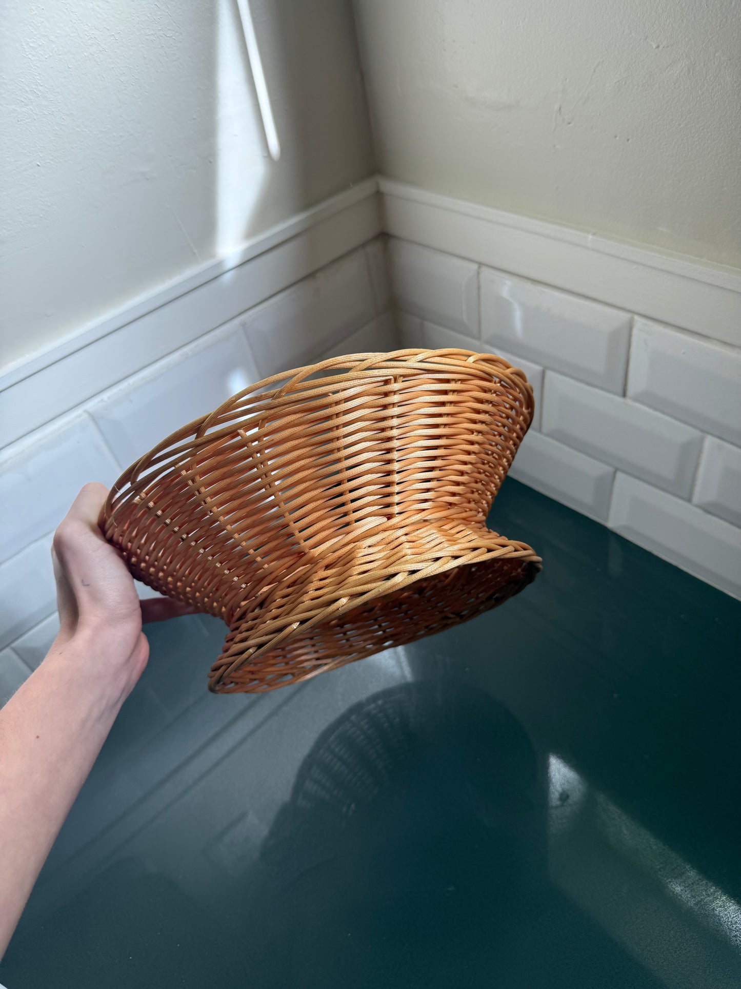 Round Pedestal Wicker Basket