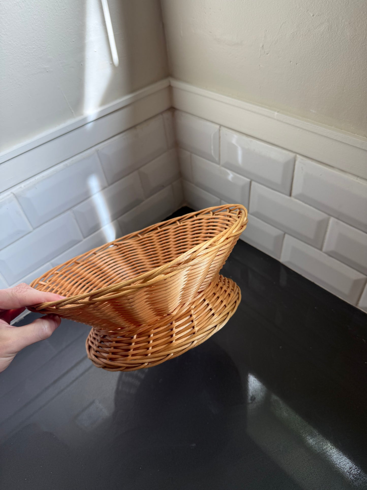 Round Pedestal Wicker Basket